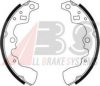 SUZUK 5321082031 Brake Shoe Set
